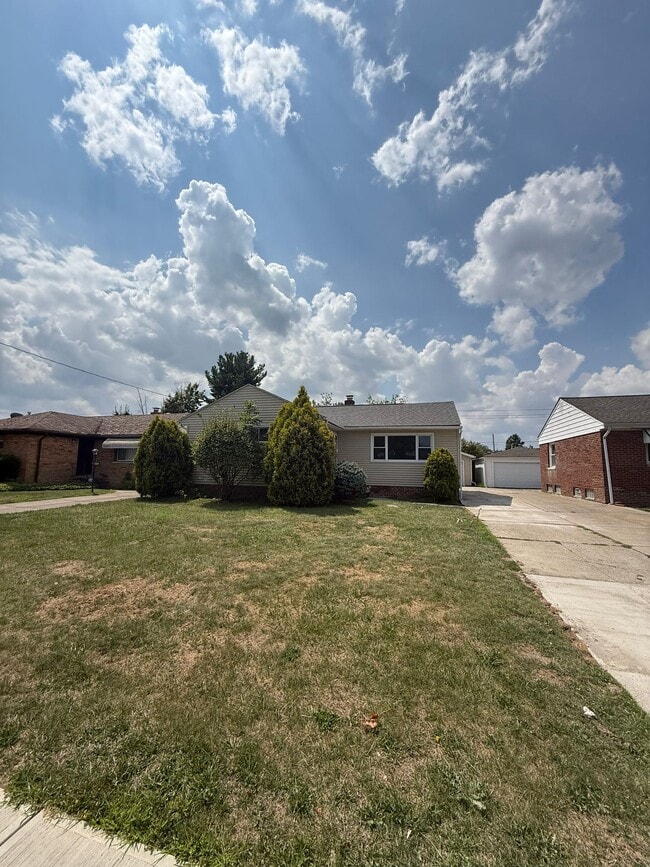 Building Photo - 4188 E 187th St