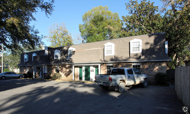 Building Photo - 1213 New Saint Francis St