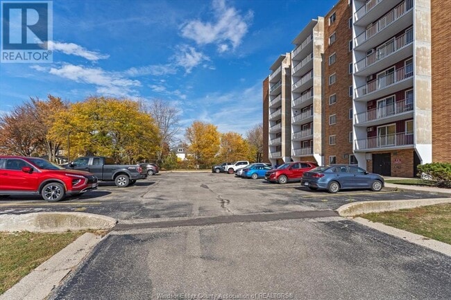 Building Photo - 120 Pickering Dr