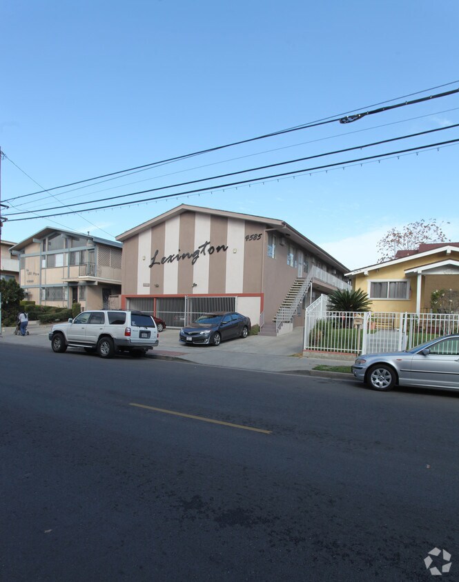 Building Photo - 4585 W Lexington Ave