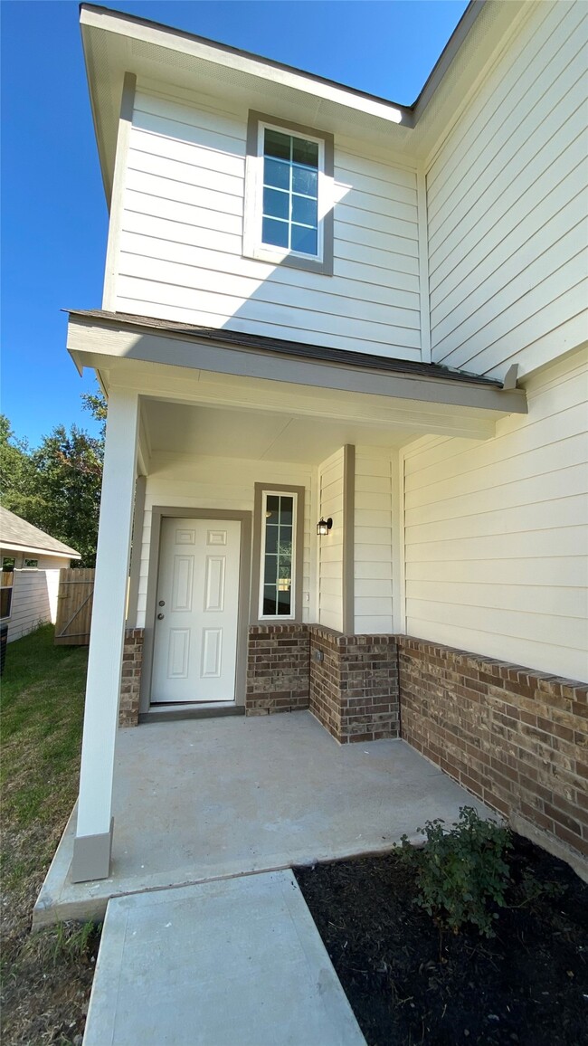 Building Photo - 13628 Brook Oaks Ct