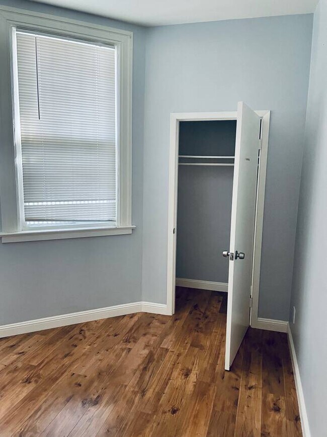 Bedroom 1 closet - 2001 Stockton St