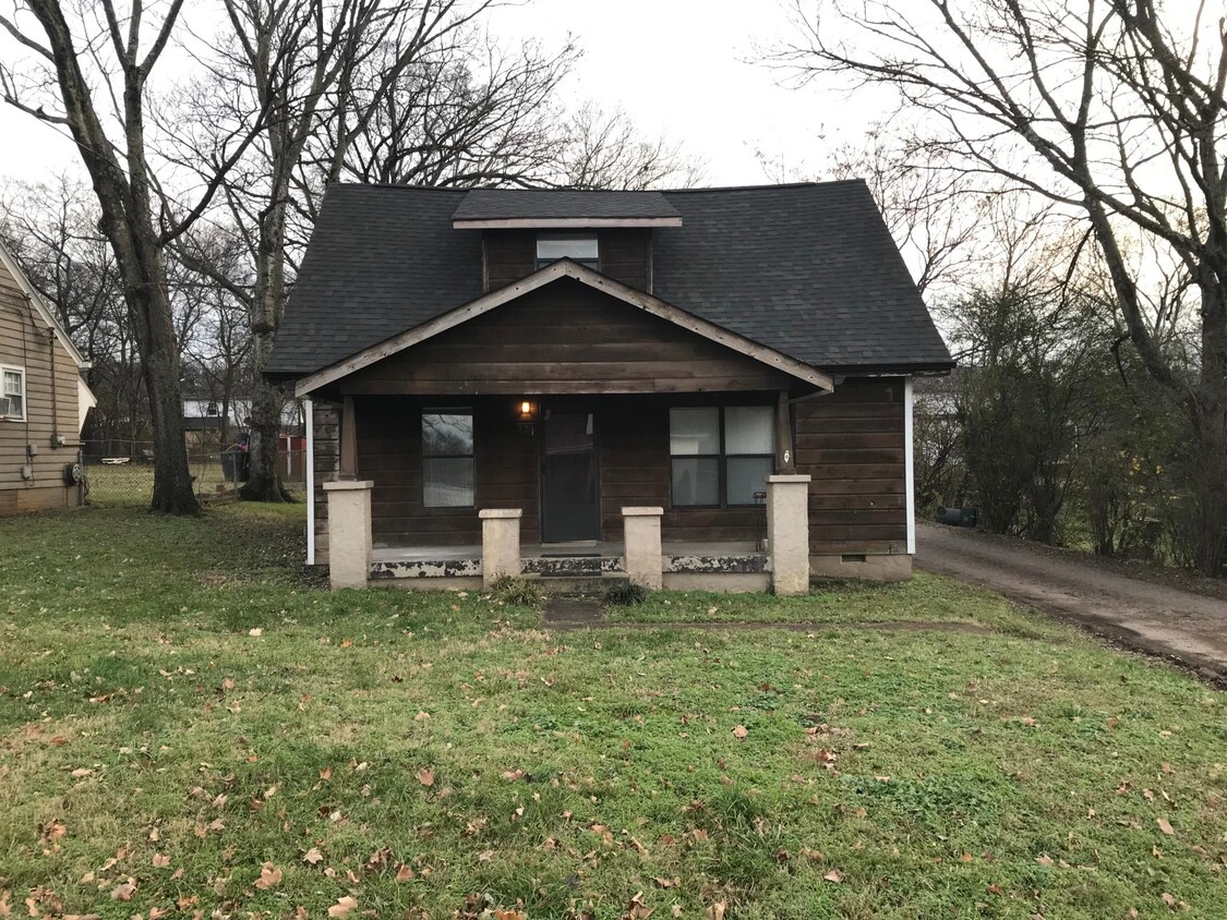 Front of Duplex, Side common alley to parking - 521 Morton Ave