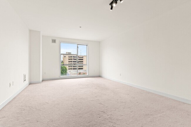 Foto del edificio - 585 9th St