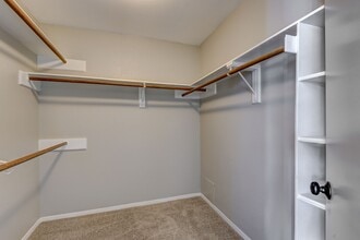 Building Photo - 412 Meadowpoint Dr