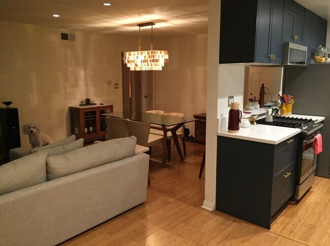 Foto del edificio - 563 E Hazel St