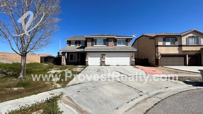 Foto del edificio - Large 5 Bed, 3 Bath Hesperia Home!!!