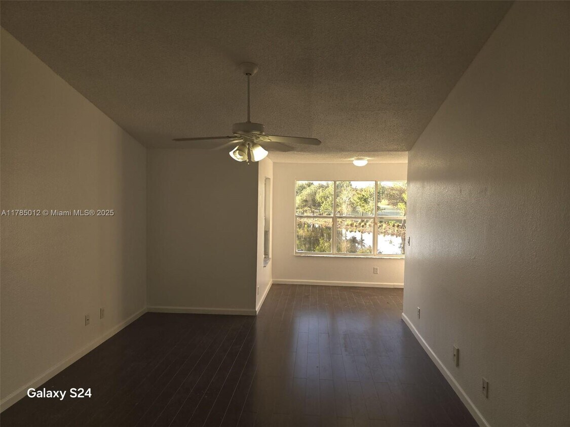 Foto principal - 12540 Vista Isles Dr