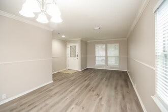 Building Photo - 2018 Greensford Ct