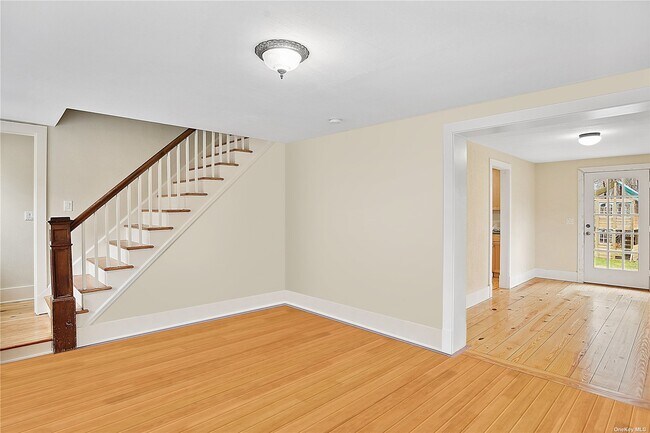Building Photo - 157 Mill Rd