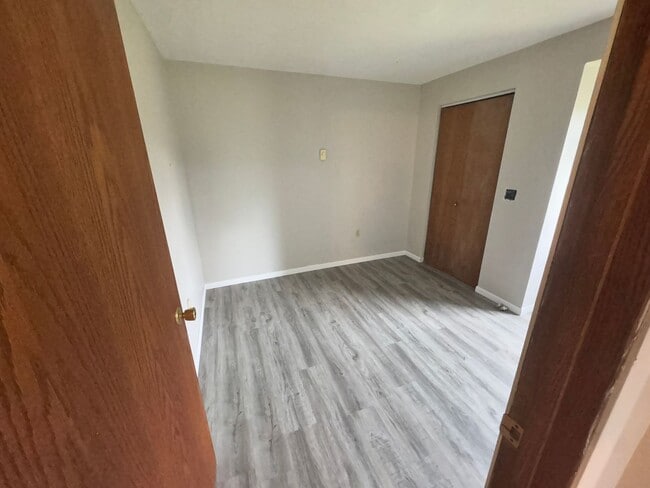 Building Photo - 4945 Jackpine Rd NW