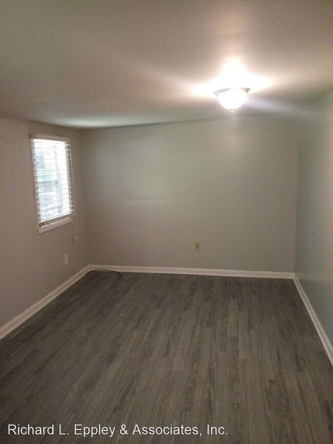 Building Photo - 1 br, 1 bath House - 2220-R Weyland Ave