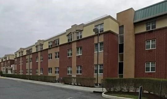 Foto principal - 140 Rte 9W