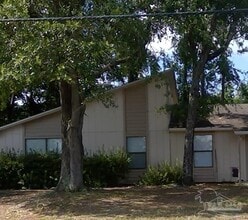 Building Photo - 10049 Hillview Rd