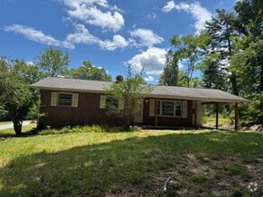 Building Photo - 707 Rhodes Park Dr
