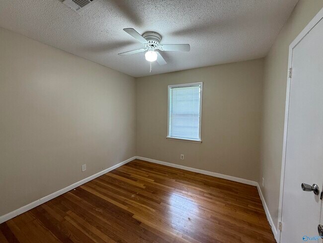 Foto del edificio - 641 Dawson Terrace NW