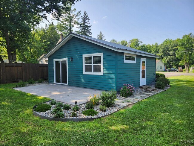 Foto del edificio - 1582 Chestnut Ridge Rd