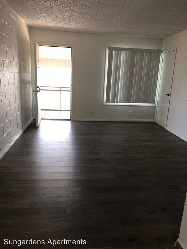 Building Photo - 2 br, 1 bath Apartment - 2928 N. Pecos Rd.