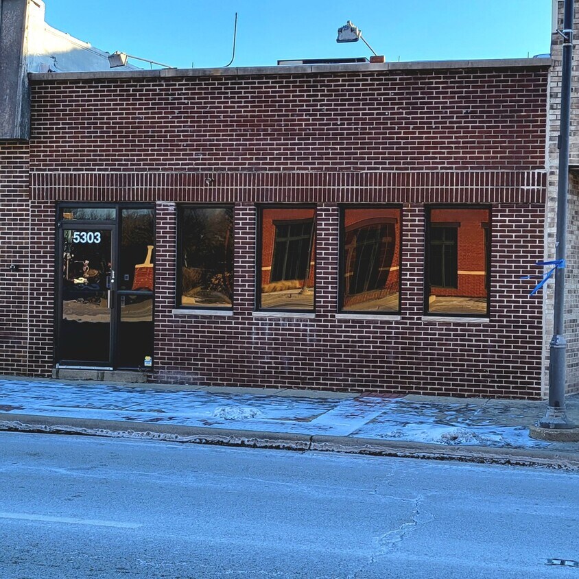 Primary Photo - 5303 W 95th St