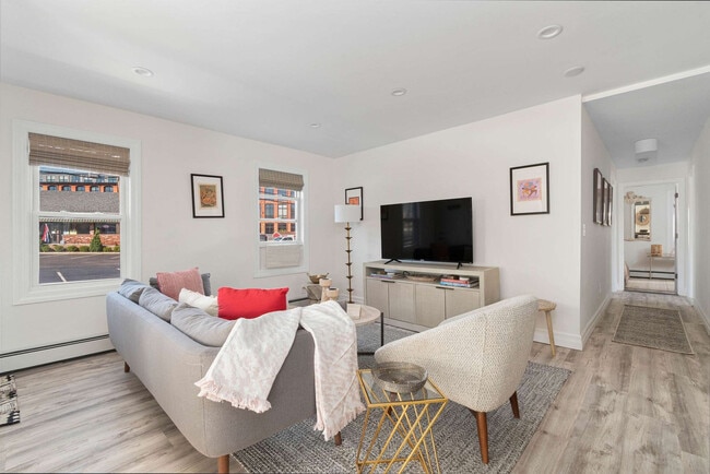 Foto del edificio - 136 Main St