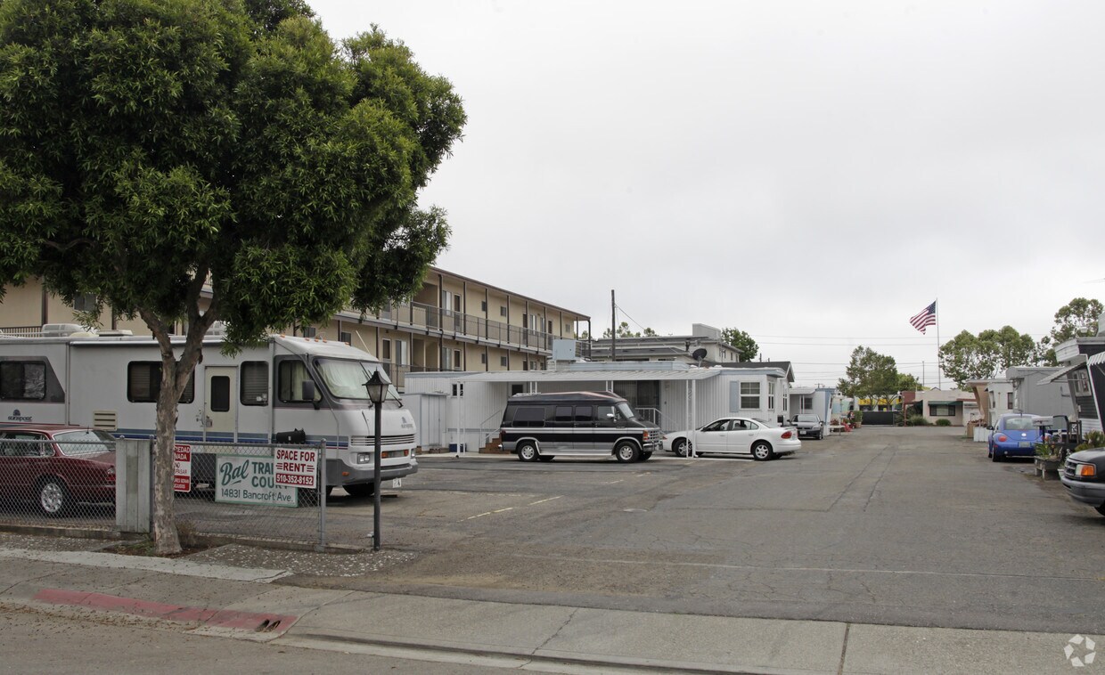 Building Photo - Bal Trailer Court