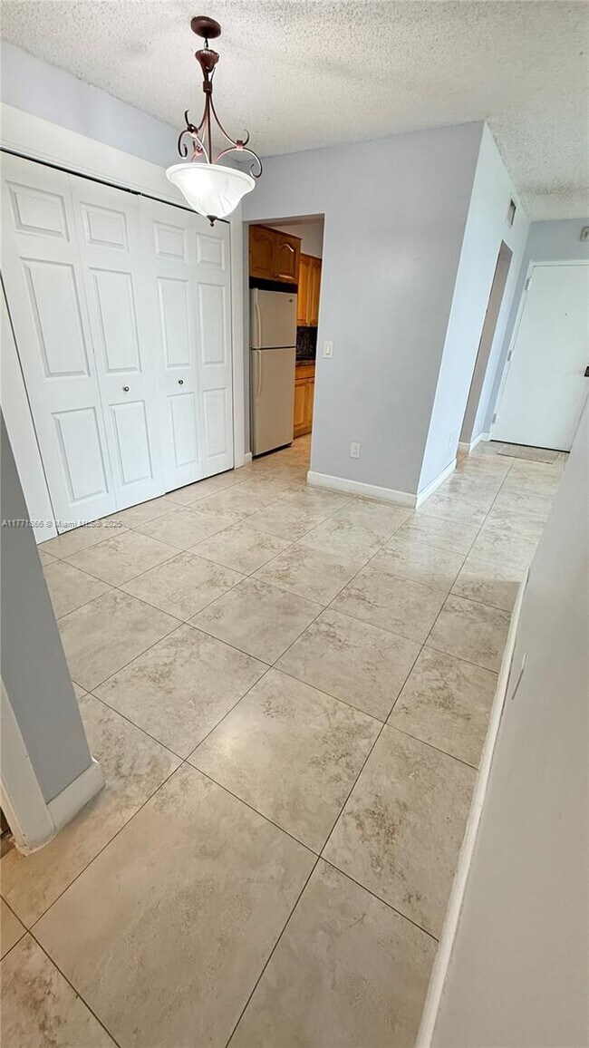 Foto del edificio - 8303 SW 142nd Ave