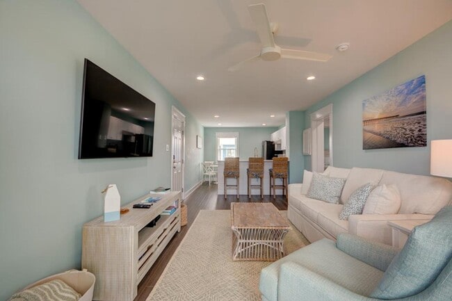 Building Photo - Updated Ocean Front 2 Bedroom Condo *OFF S...