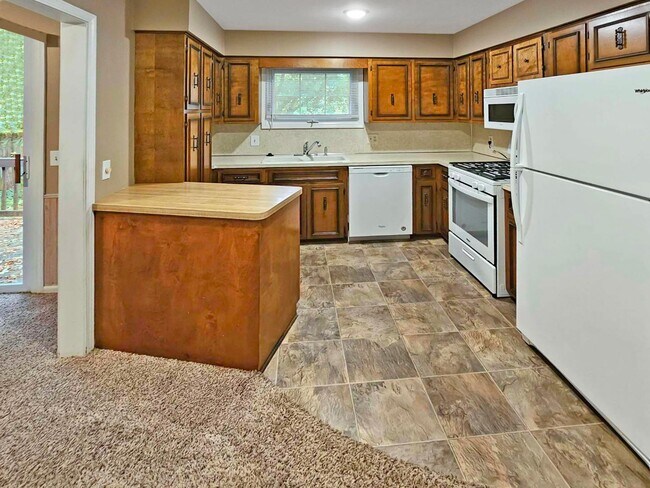 Foto del edificio - 686 Dawn St SE