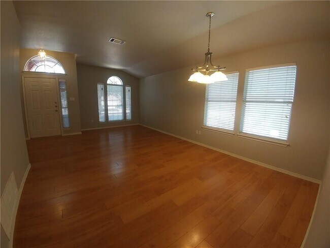 Building Photo - 14741 Montoro Dr
