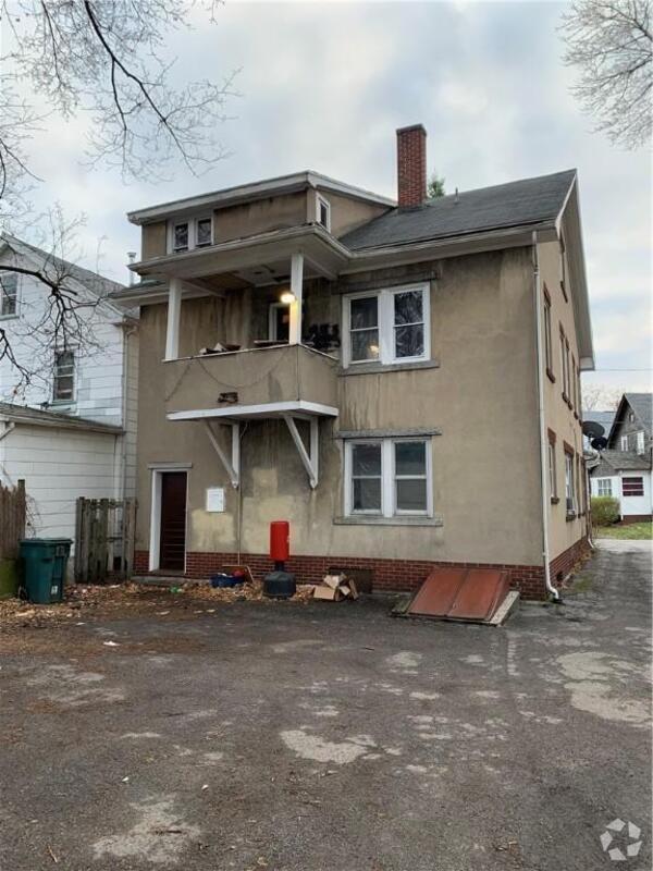 Building Photo - 18 Bauer St