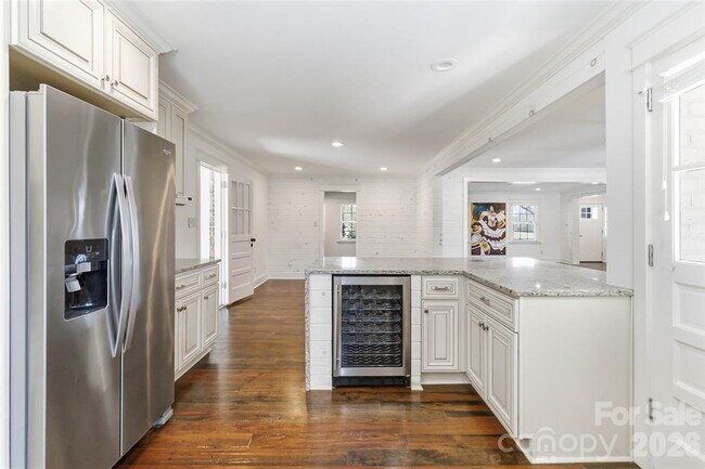 Foto del edificio - "Spacious 5-Bed, 3-Bath Sanctuary with 3,064 Sq Ft of Comfort in Waxhaw, NC!"