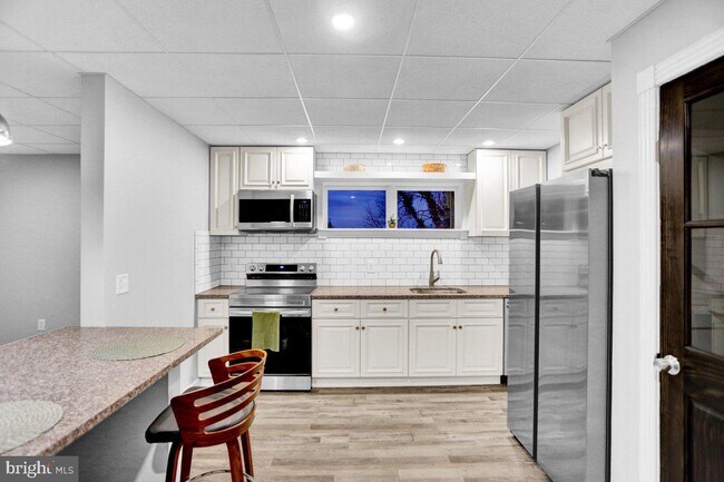Foto del edificio - 931 N Hanover St