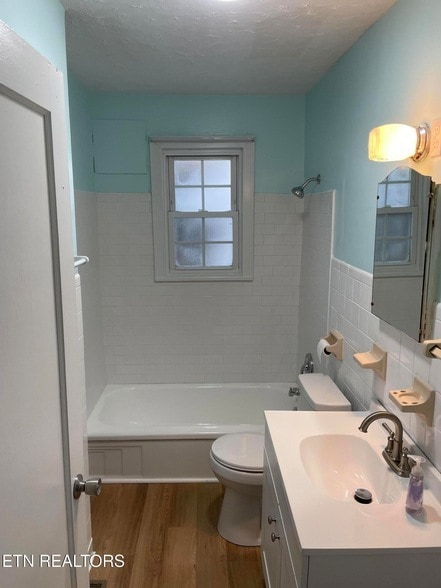 Building Photo - 937 Shamrock Ave