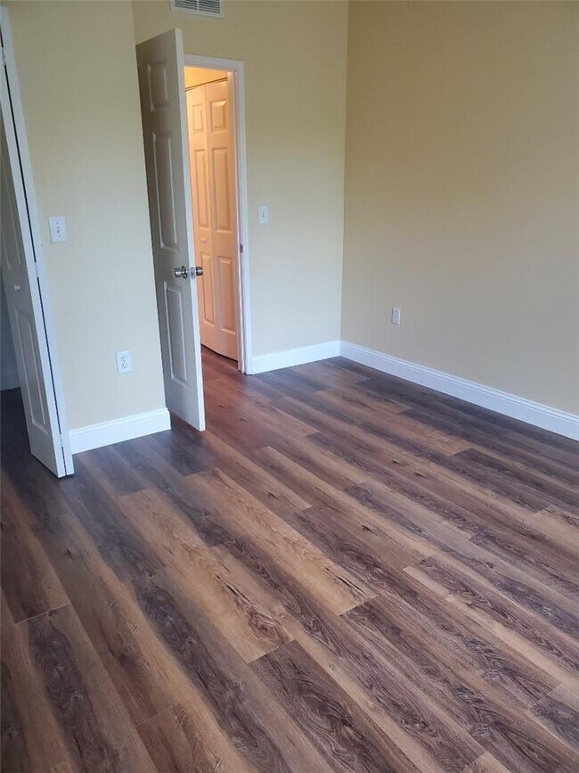 Foto del edificio - 7940 N Nob Hill Rd