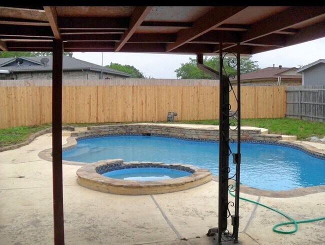 Foto del edificio - 1615 Springbrook St