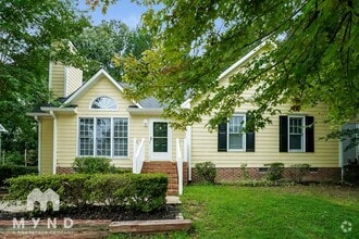 Building Photo - 821 Penncross Dr