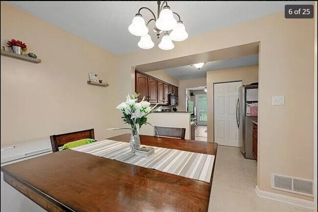 Foto del edificio - 236 Fieldbrook Dr