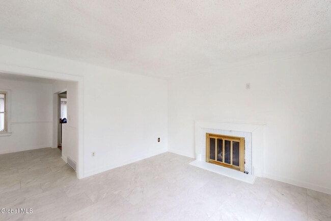 Building Photo - 11 Rapple Dr