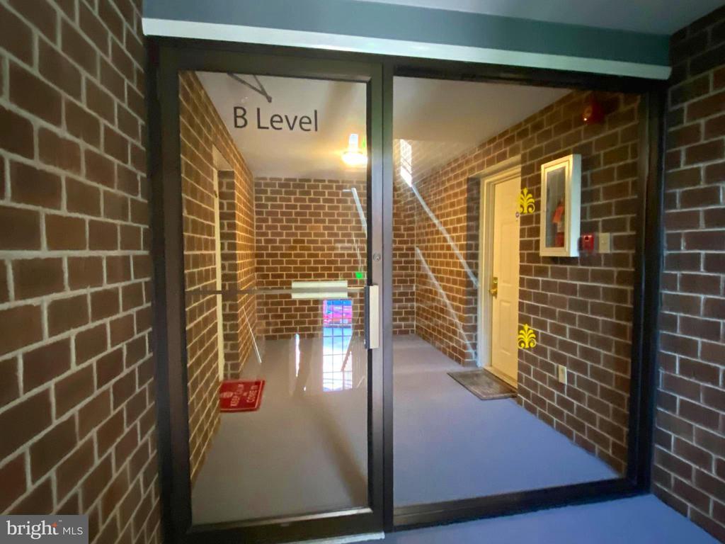 Primary Photo - 2109 Woodbox Ln