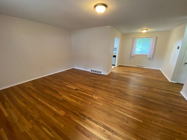 Building Photo - North AVL - Pet friendly with space for a ...