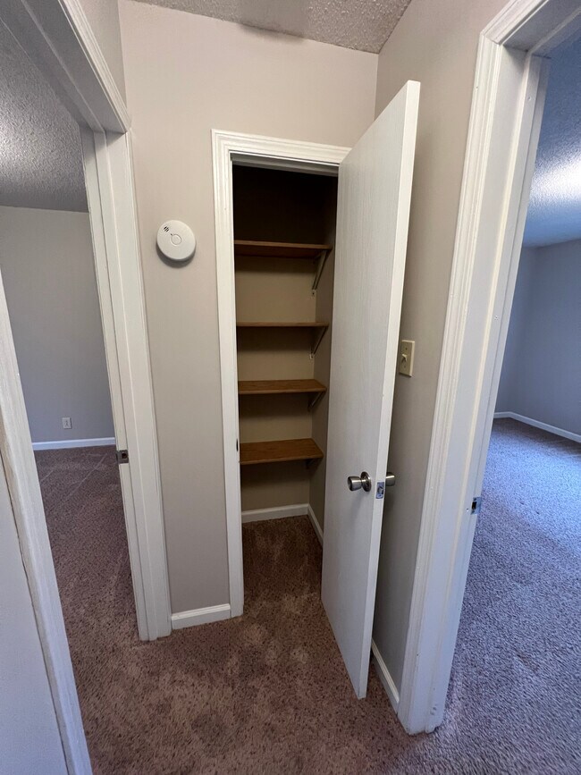 Foto del edificio - 455 E Fairlawn Dr