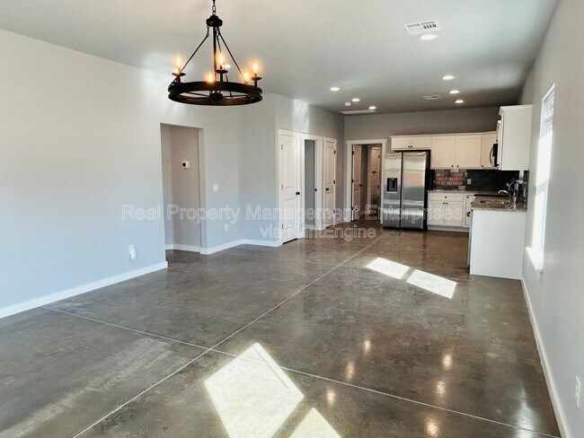 Foto del edificio - 104 N Harrison Ave