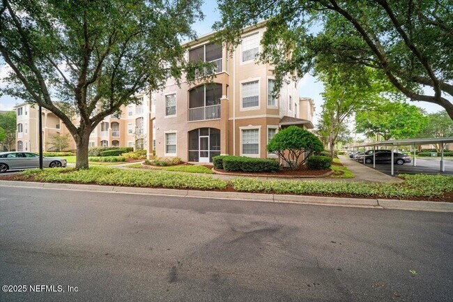 Foto del edificio - 7990 Baymeadows Cir E