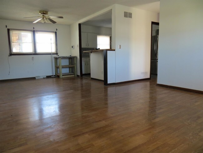 Foto del edificio - 1311 Crest Hill Dr