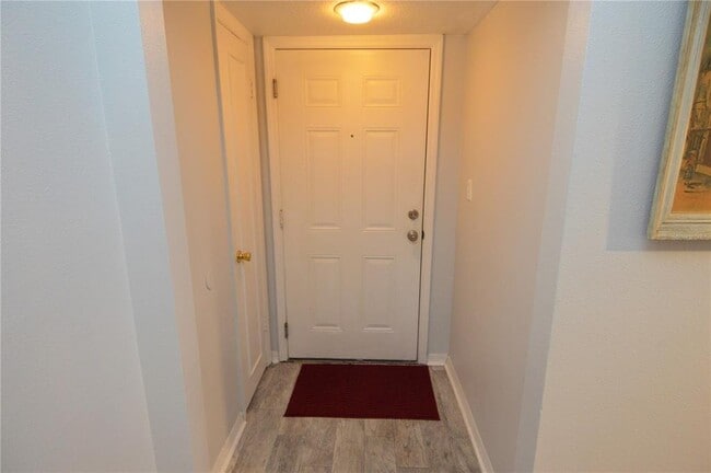 Building Photo - 3873 Pompano Dr SE