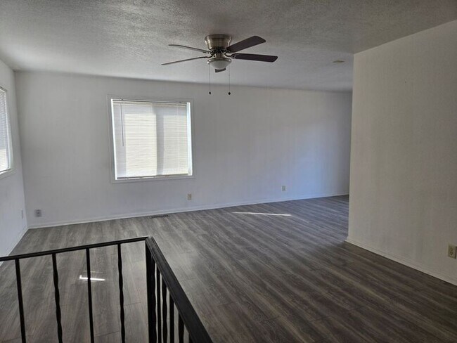 Foto del edificio - 7441 Brunswick Ave N