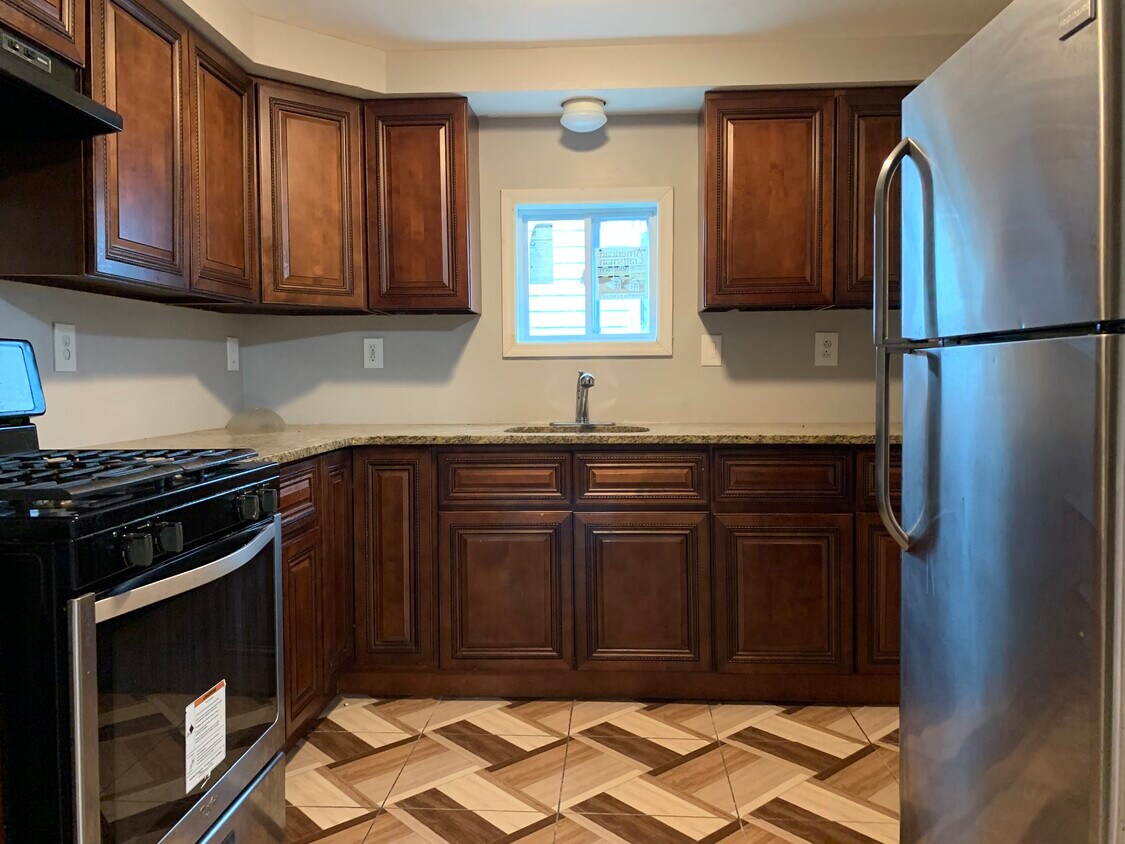 Foto principal - 82 Jewett Ave