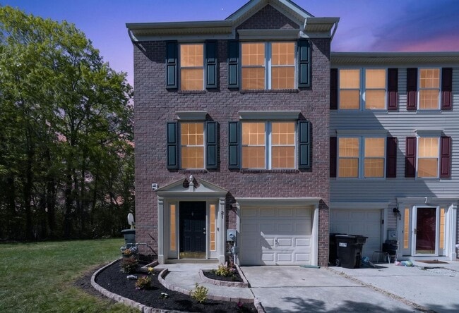 Building Photo - 21 Golf View Ct