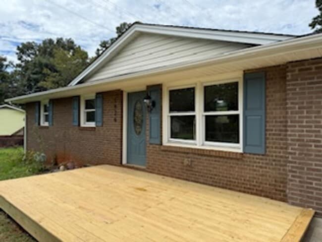 Building Photo - Spacious 4-Bedroom 2 Bath Home for Rent!