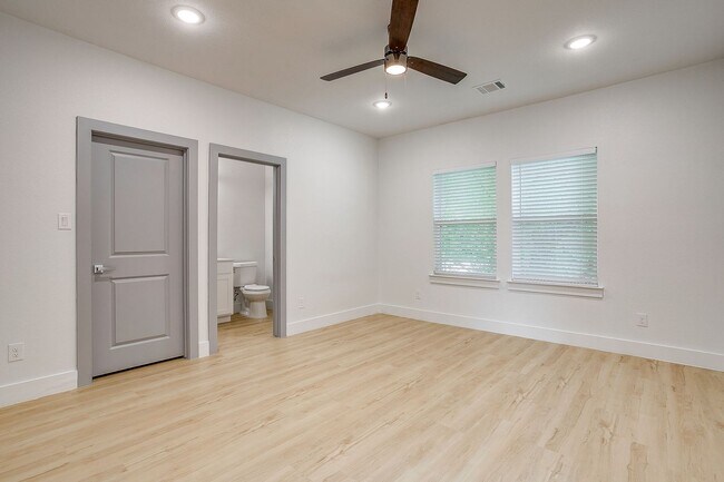 Foto del edificio - 3817 Winfield Ave